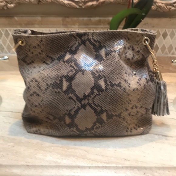 Authentic Michael Kors handbag - Picture 2 of 4